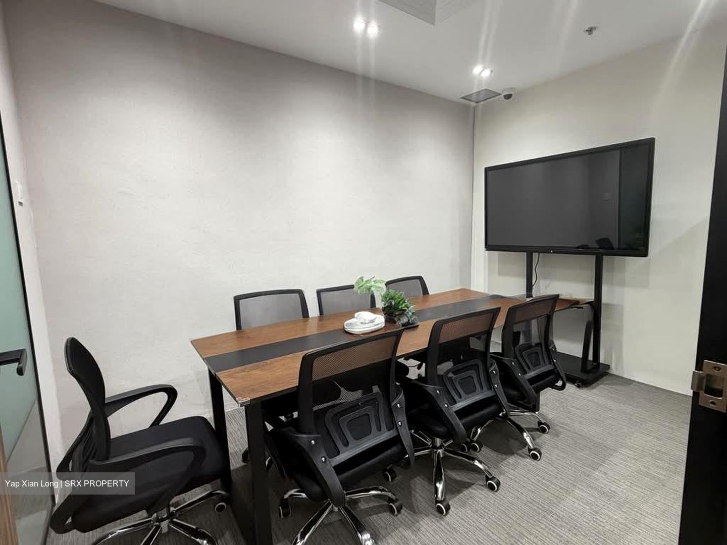 International Plaza (D2), Office #568041241